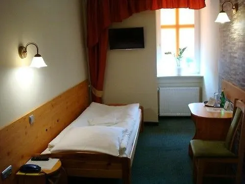 Atena 2* סלאופסק